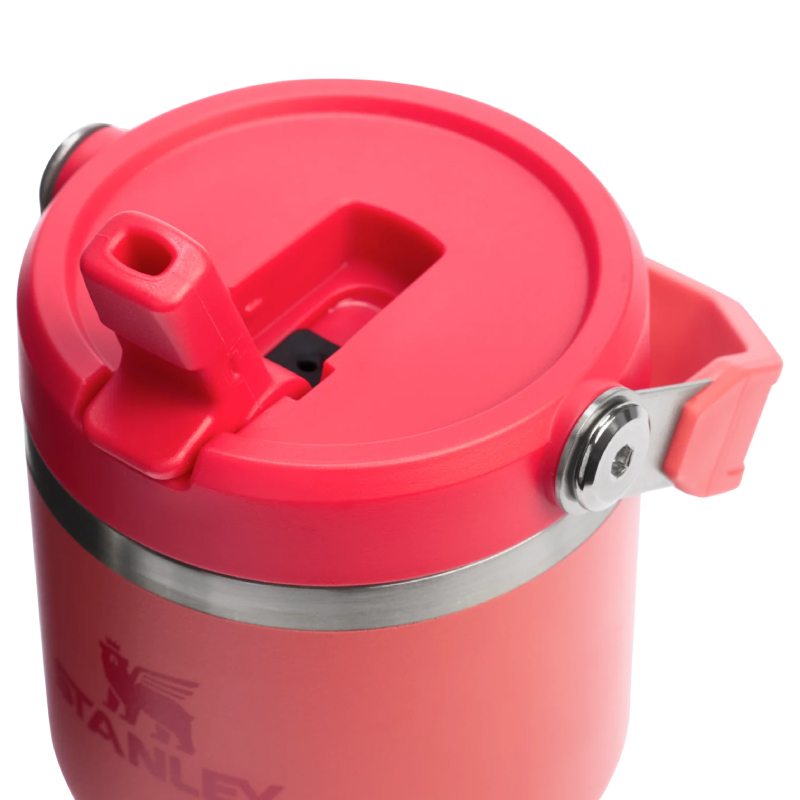 The IceFlow™ Flip Straw 2.0 Tumbler 0.6L / 20oz IceFlow™ Flip Straw Tumbler | 0.59L