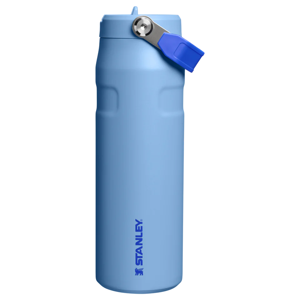 The IceFlow™ Bottle Flip Straw 2.0 0.7L / 24oz The IceFlow™ Bottle Flip Straw 2.0 0.7L / 24oz - Blue Sky