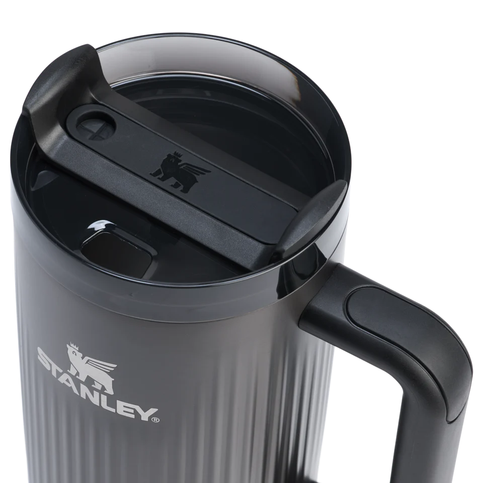 The Quencher H2.O Fluted Tumbler 1.18L / 40oz The Quencher H2.0 Fluted Tumbler 1.18L / 40oz - Black PVD