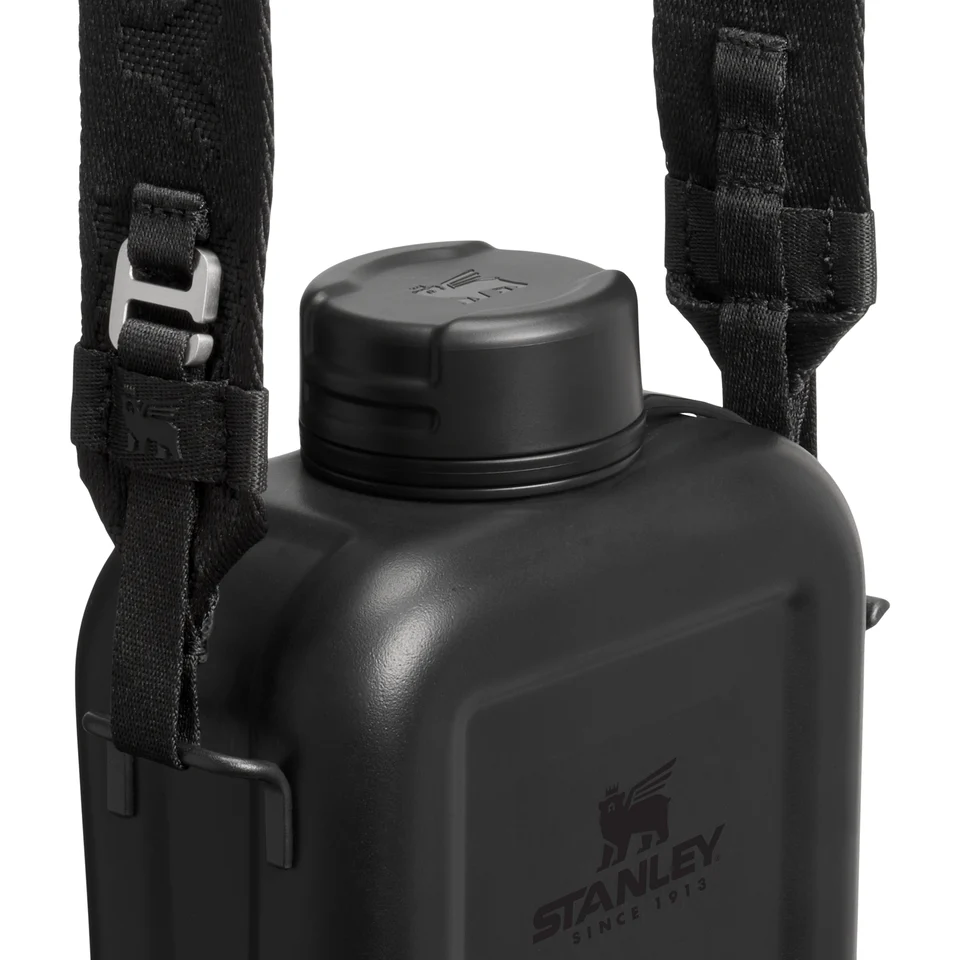 The Next X Nature Canteen | 0.74L The Next X Nature Canteen 0.74L / 25oz - Black 2.0